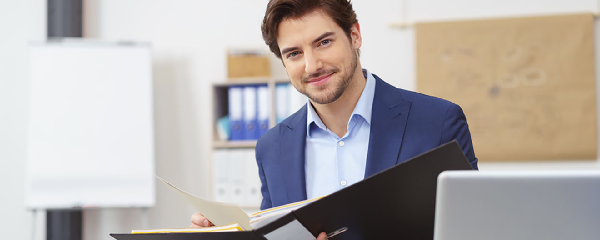 header2-mitarbeiter-buero