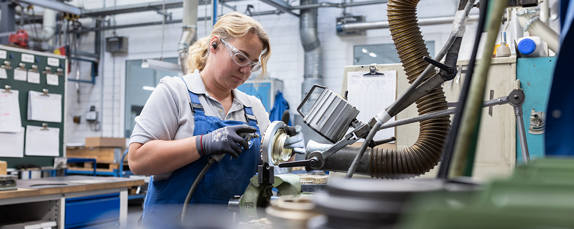 werkzeugmechanikerin